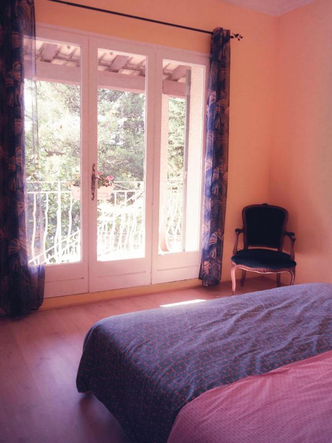 Mas De La Croix - Chambres D'Hotes Sernhac Bagian luar foto